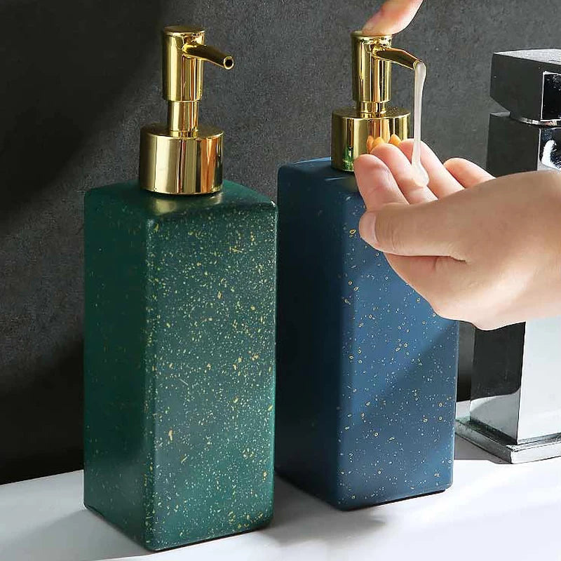 European-Style Minimalist Bathroom Lotion Dispenser